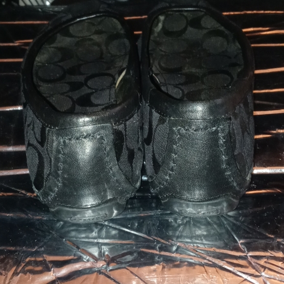 Last chance Sale! COACH, size 6.5, black flats - Picture 3 of 4